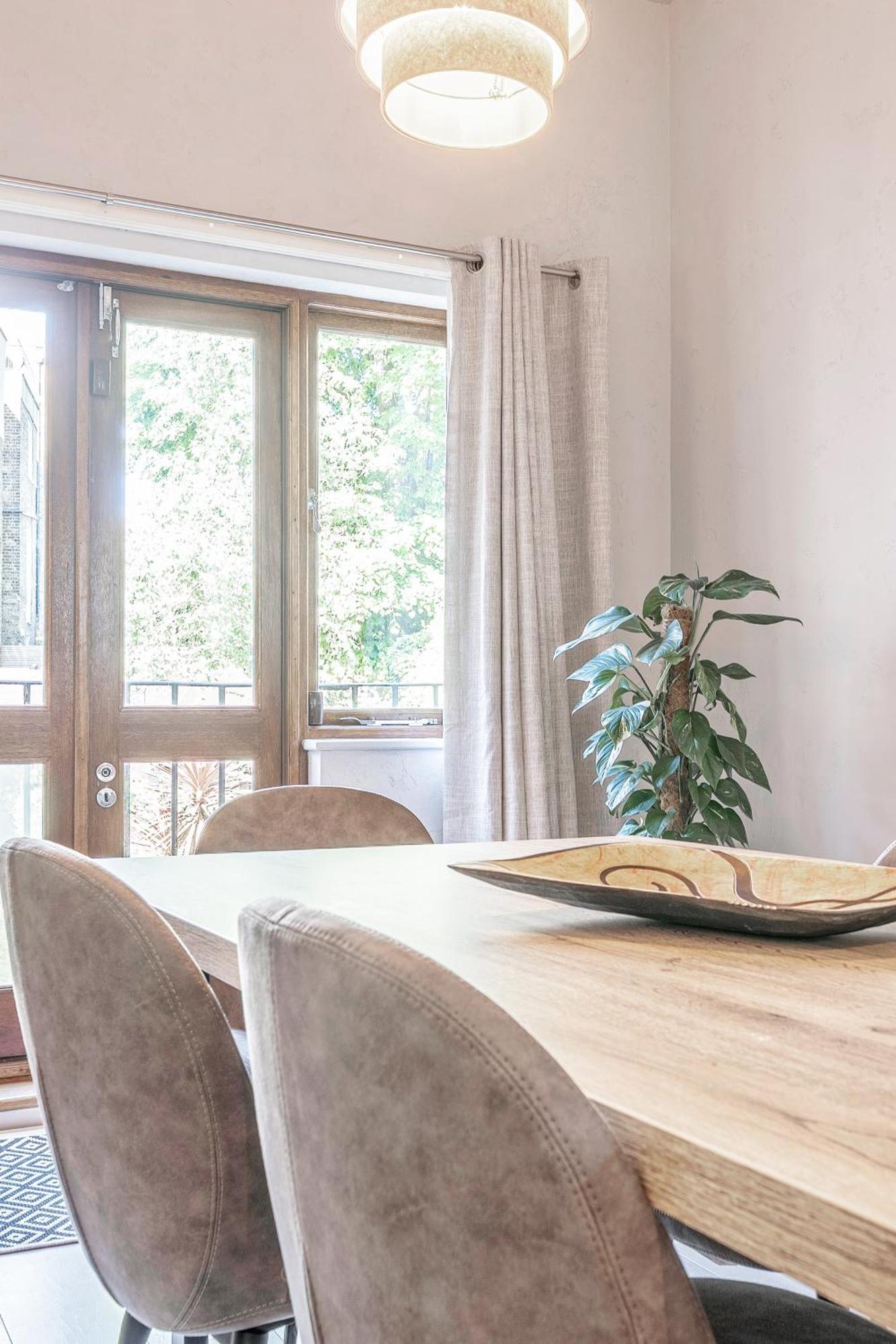 Luxurious 4 Bedroom In Kensington