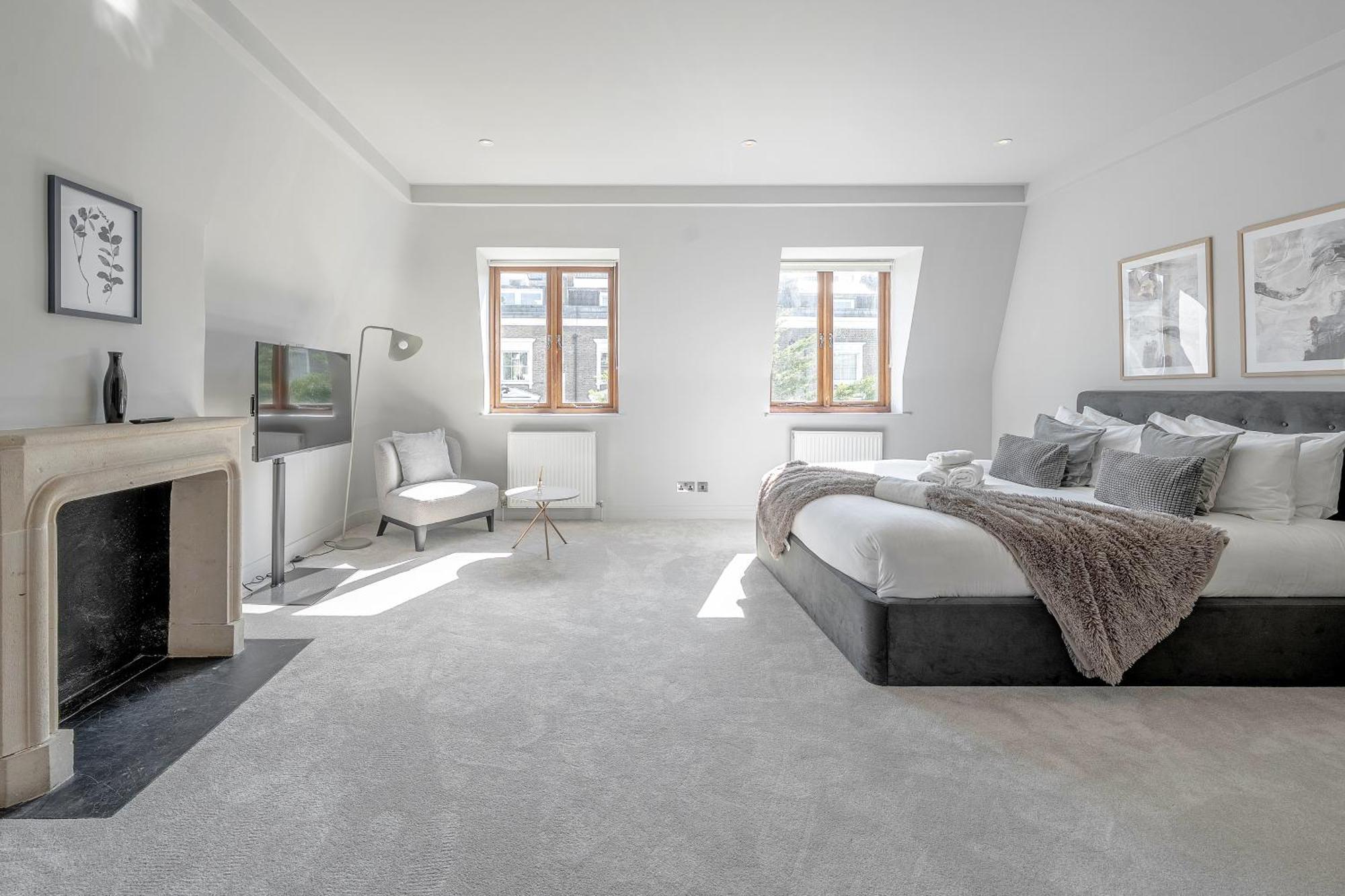 Luxurious 4 Bedroom In Kensington Holiday home *